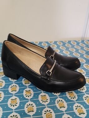 Soul Naturalizer Women's Black Loafers Achieve Size 8